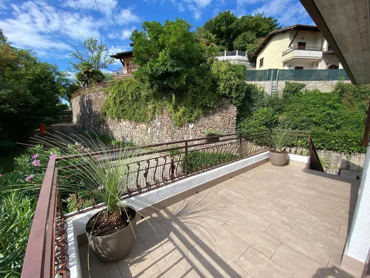 Casa Nonno Sergio Tremosine 0*,  Italia